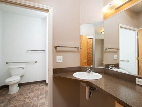 Avamere at St Helens Apartment Bathroom